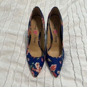 Blue floral heels 7.5